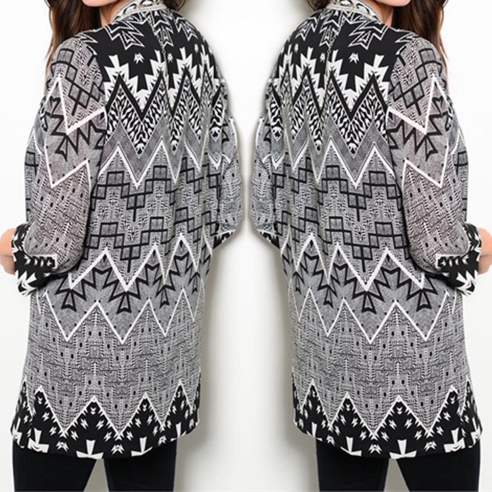 SALE ๐ Black White Aztec Print Kimono Cardigan - Picture 3 of 6